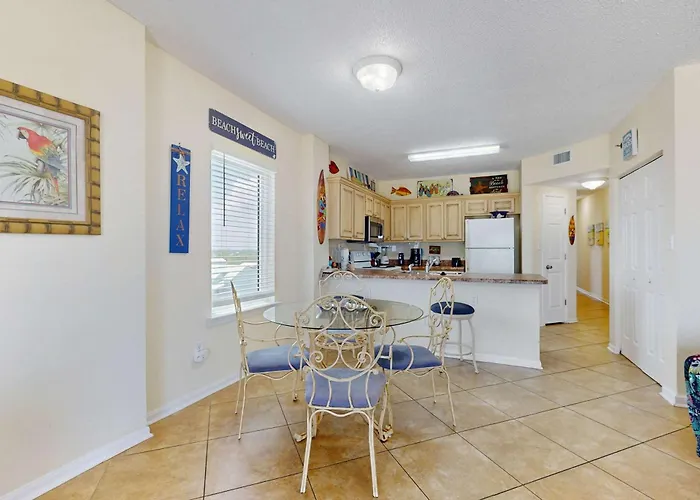Holiday home Beachfront Corner W A Furnished Balcony Shared Pool & Grilling Area Gulf Shores