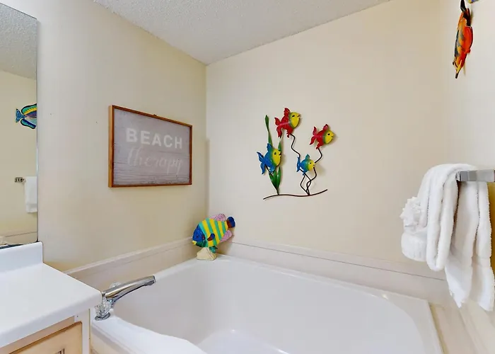 Holiday home Beachfront Corner W A Furnished Balcony Shared Pool & Grilling Area