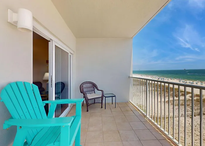 Holiday home Beachfront Corner W A Furnished Balcony Shared Pool & Grilling Area *