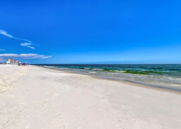 Holiday home Beachfront Corner W A Furnished Balcony Shared Pool & Grilling Area Gulf Shores