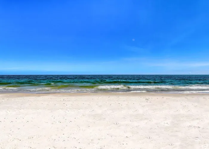Beachfront Corner W A Furnished Balcony Shared Pool & Grilling Area Holiday home Gulf Shores